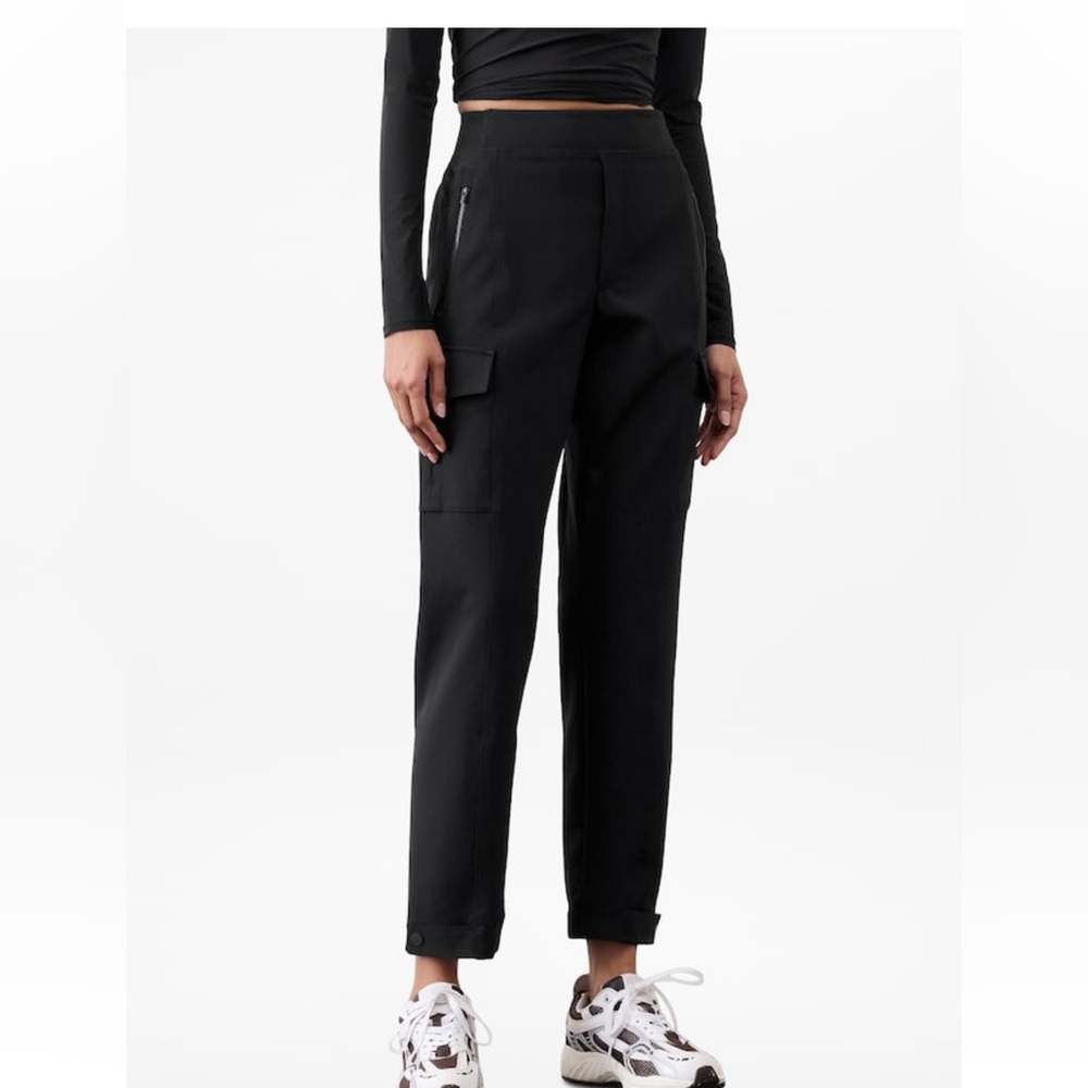 Athleta NWOT Endless High Rise Cargo Pant Black size 14